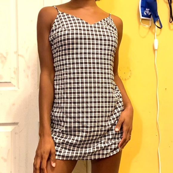 Black & White Checkered/Tartan/Plaid Spaghetti Strap bow tie Dress(Forever 21) - Picture 3 of 9